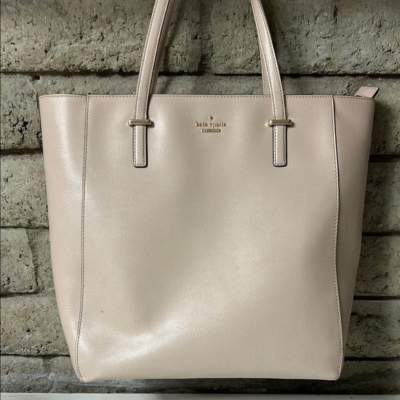 Kate Spade Yvonne Patterson Beige Tote Bag.